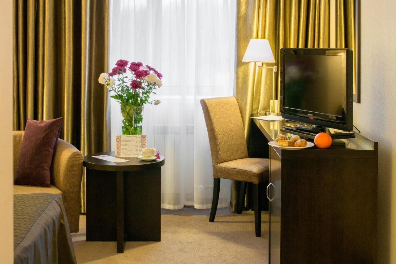 Riverside- Hotel And Mice Chernihiv Ngoại thất bức ảnh
