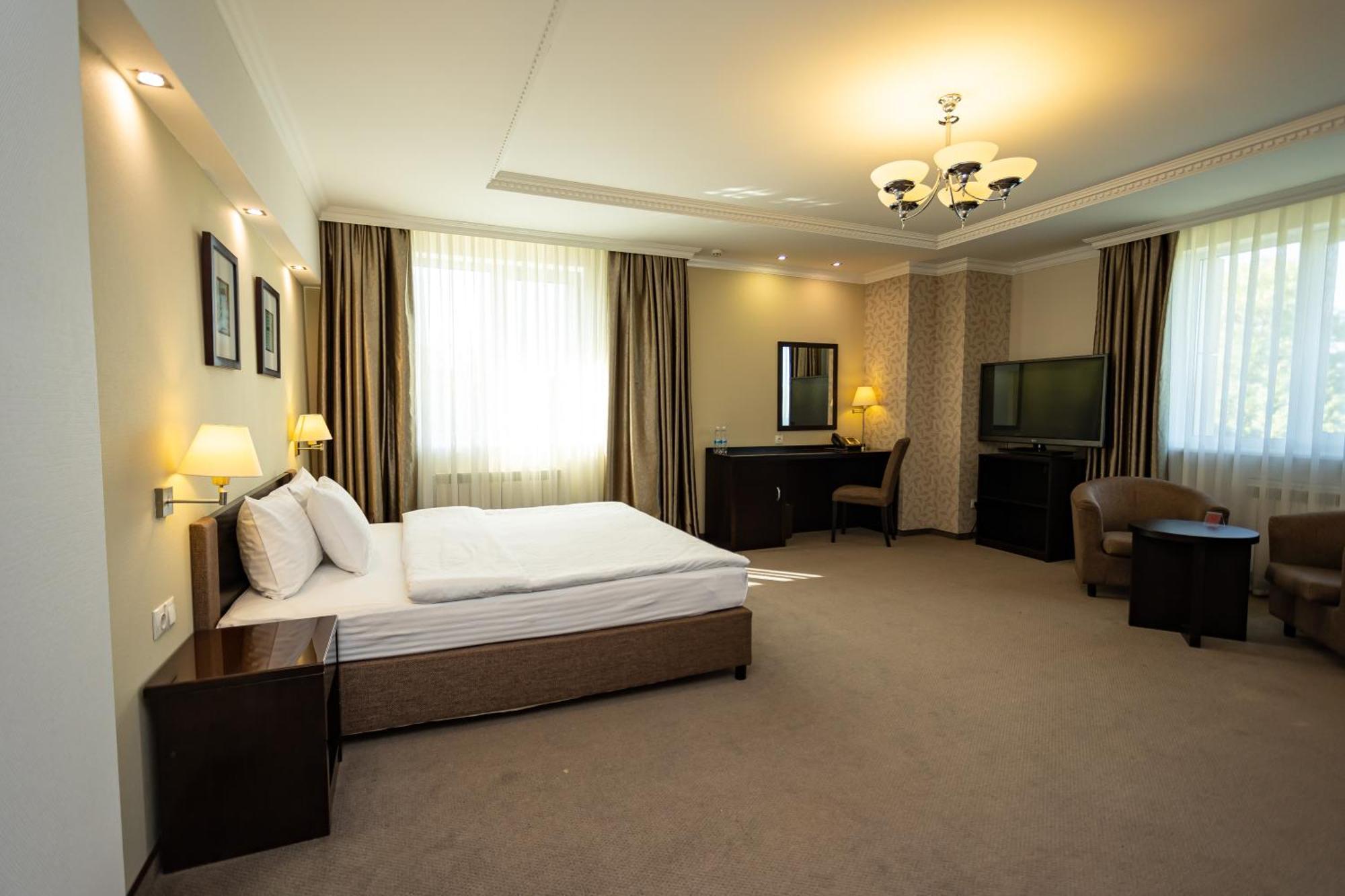 Riverside- Hotel And Mice Chernihiv Ngoại thất bức ảnh
