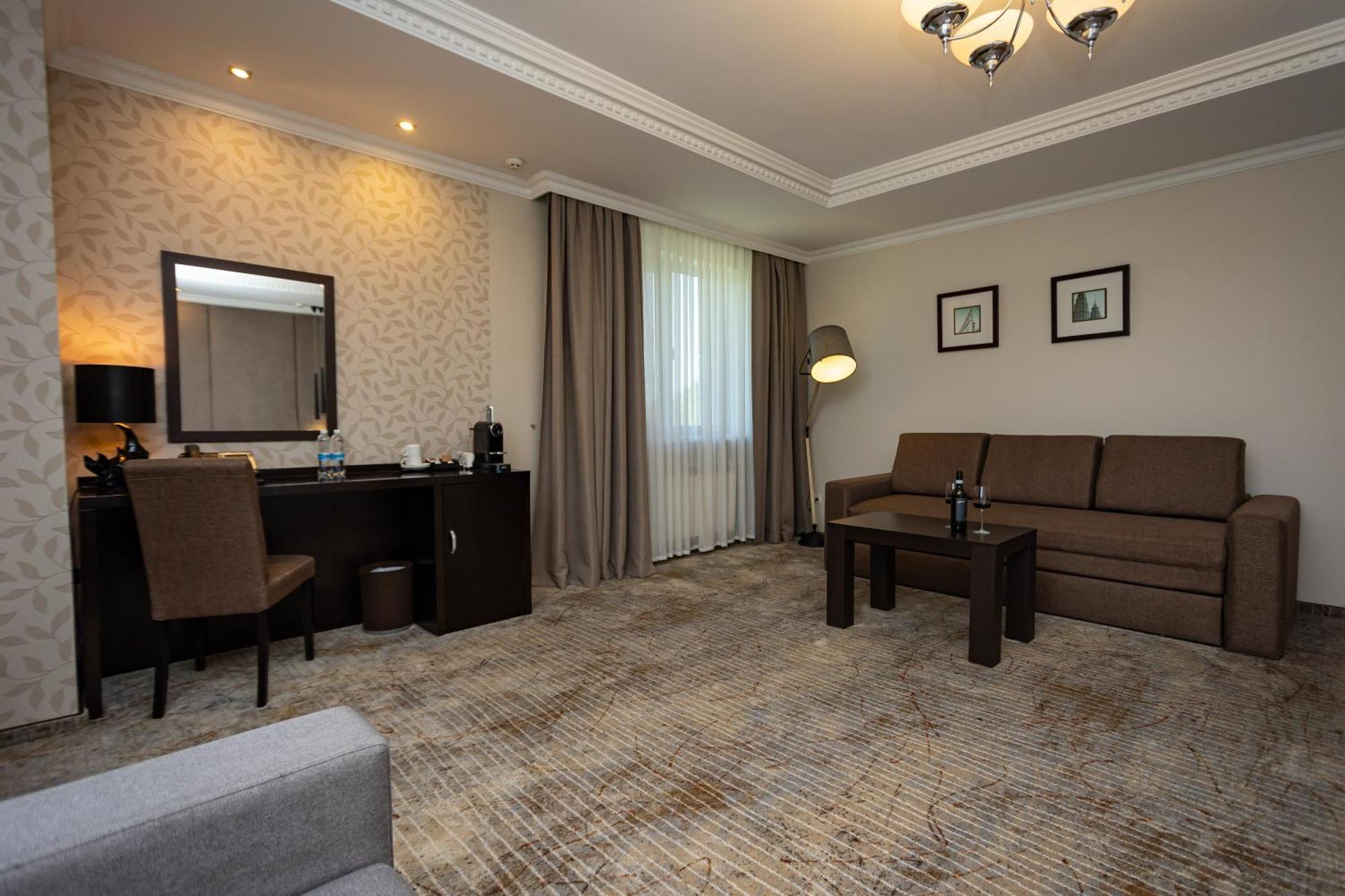 Riverside- Hotel And Mice Chernihiv Ngoại thất bức ảnh