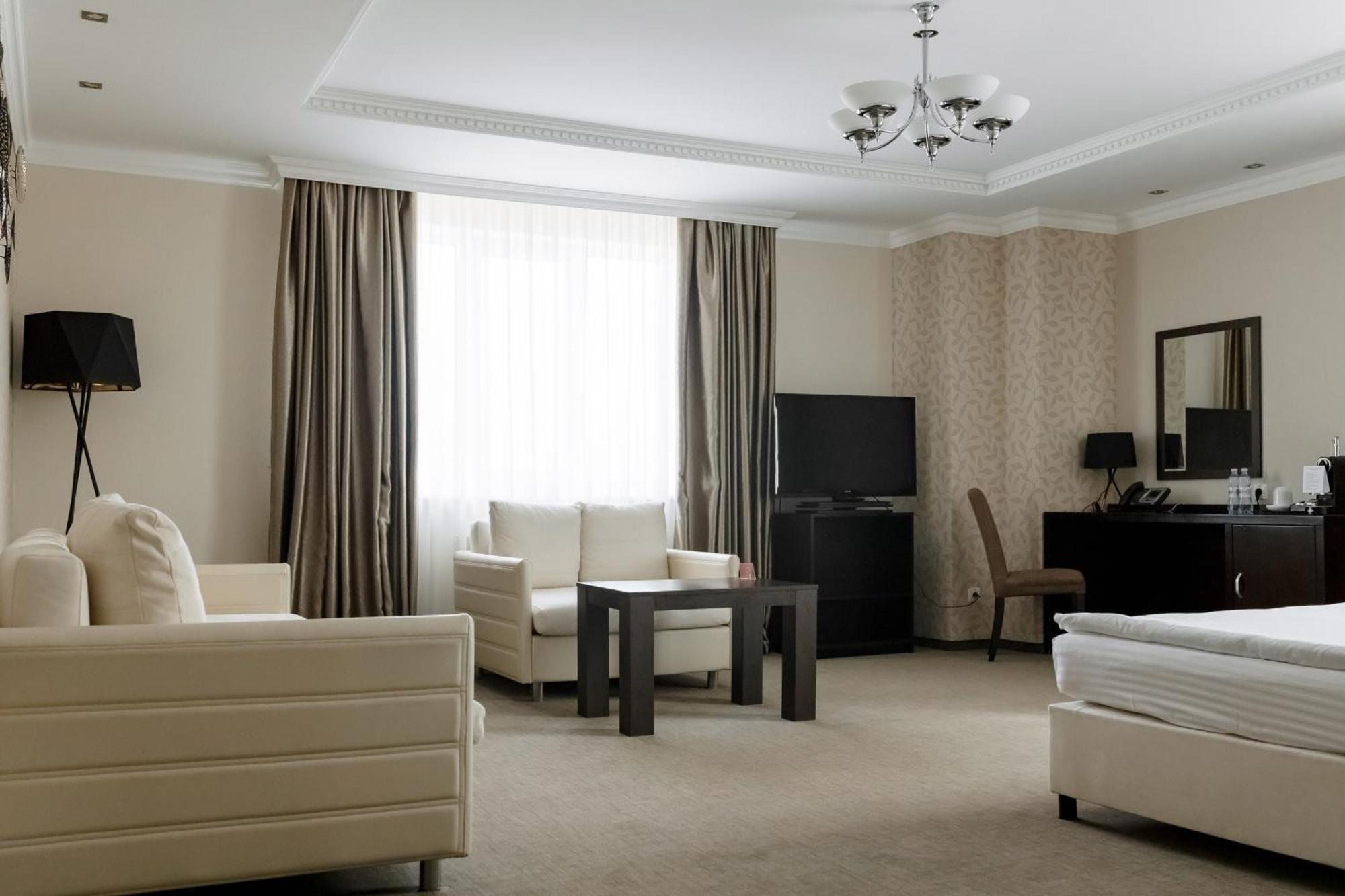 Riverside- Hotel And Mice Chernihiv Ngoại thất bức ảnh