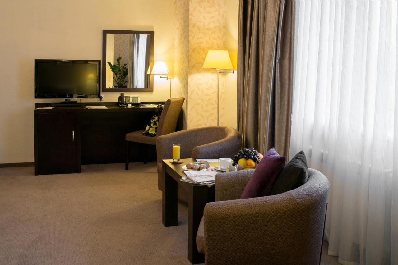 Riverside- Hotel And Mice Chernihiv Phòng bức ảnh