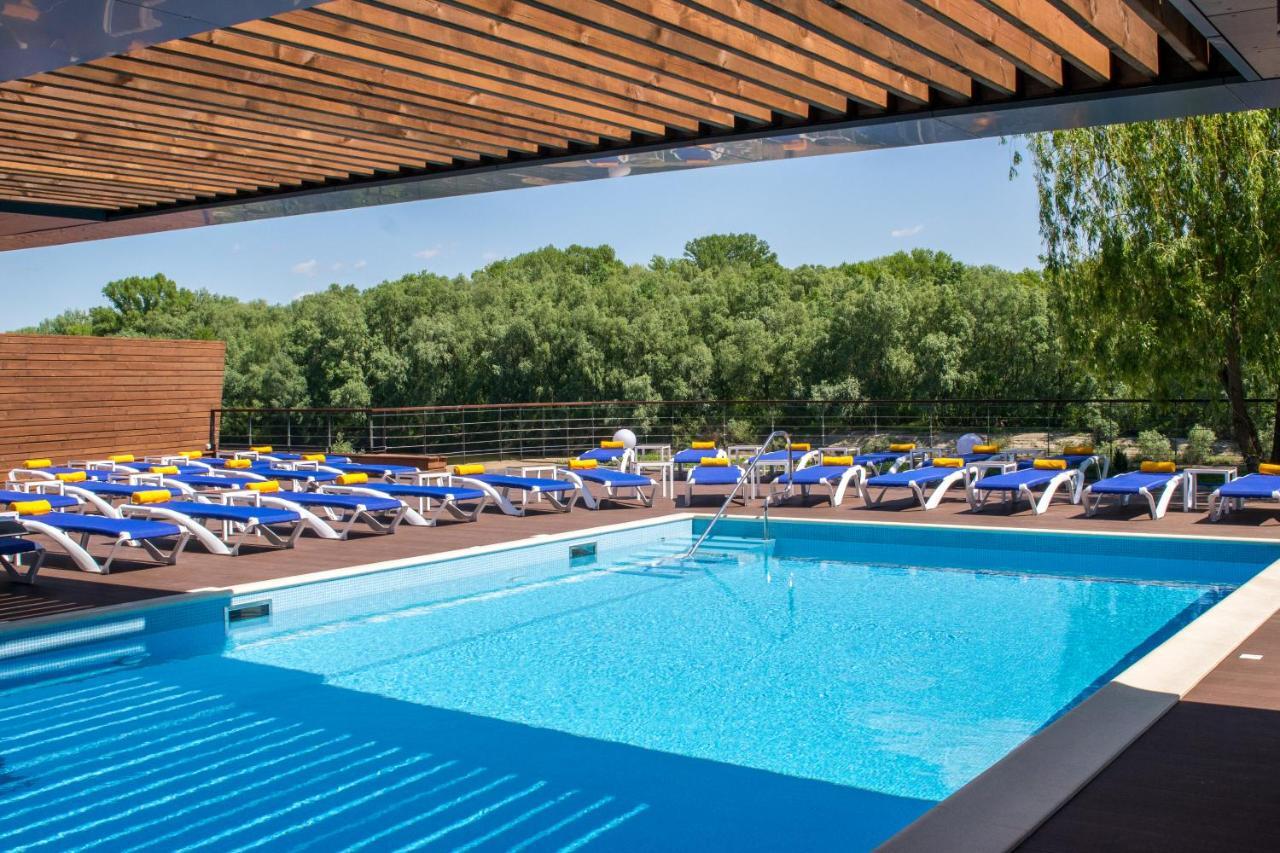 Riverside- Hotel And Mice Chernihiv Ngoại thất bức ảnh